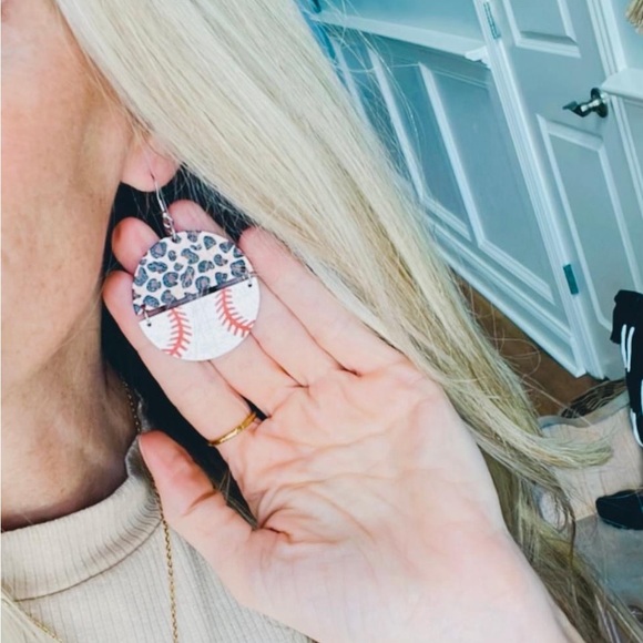 NEW Leopard Baseball Earrings ⚾️ - Picture 4 of 7